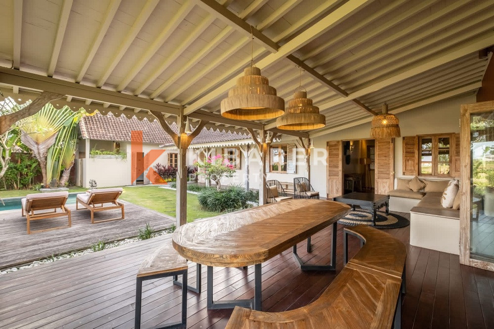 Ricefield View Four Bedrooms Closed Living Villa In Canggu — image 10