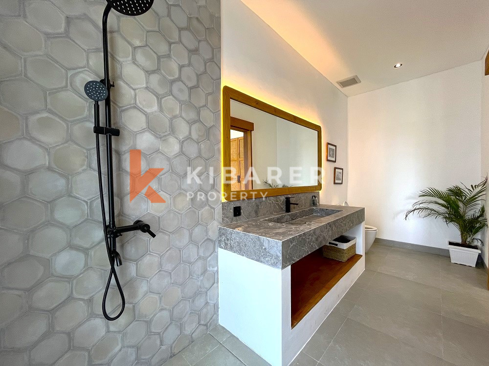 Stylish Two Bedrooms Closed Living Villa in Trendy Pererenan Area — image 18