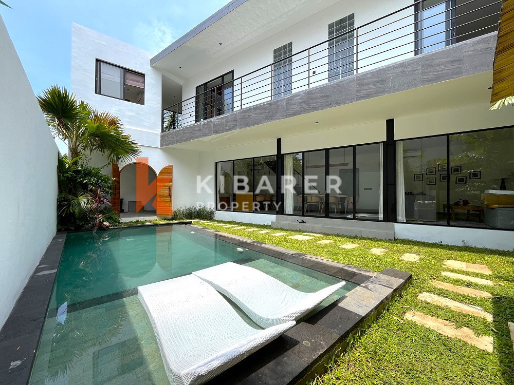 Elegant Two-Bedroom Enclosed Villa in Trendy Pererenan Area — image 1