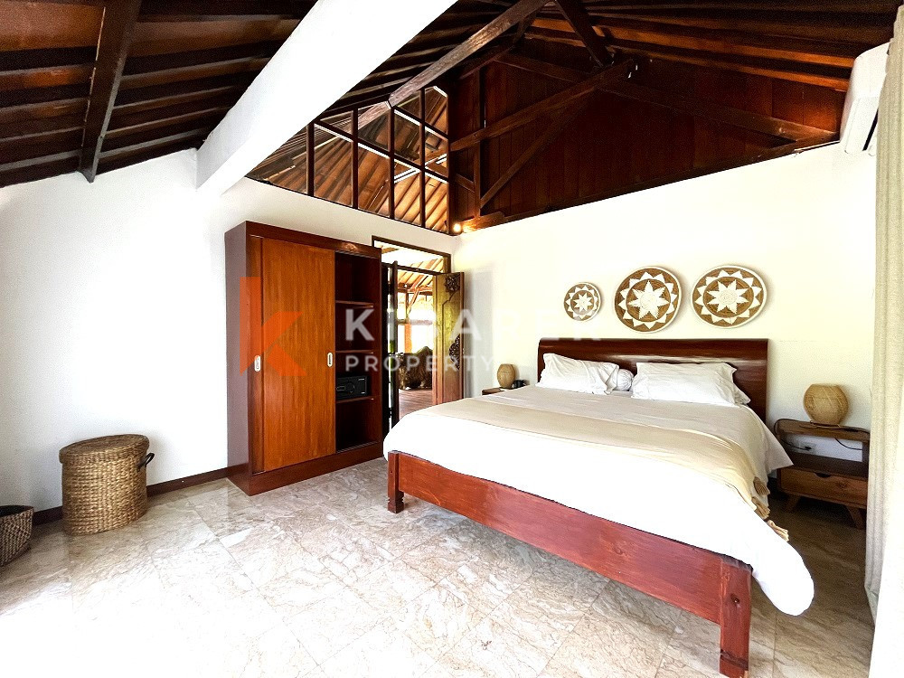Classic Three Bedrooms Closed Living Wooden Villa In Perfect Location Of Berawa — image 5