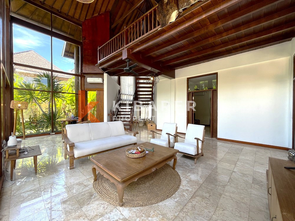 Classic Three Bedrooms Closed Living Wooden Villa In Perfect Location Of Berawa — image 18