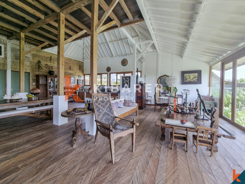 Traditional Four-Bedroom Joglo with Rice Field Views in Cemagi — image 19