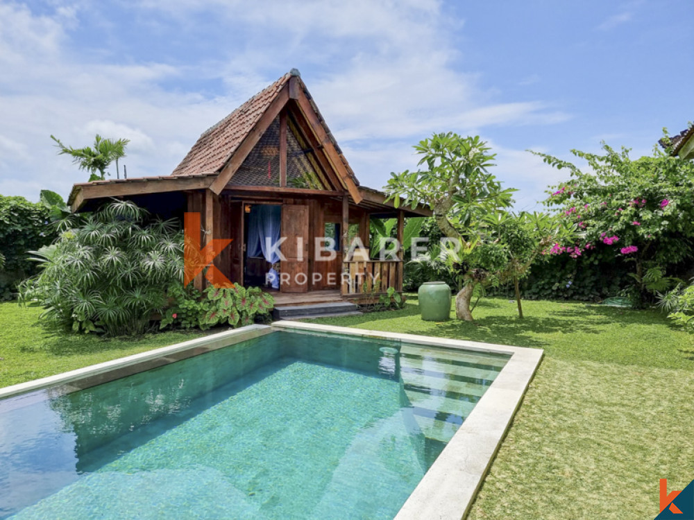 Traditional Four-Bedroom Joglo with Rice Field Views in Cemagi — image 15