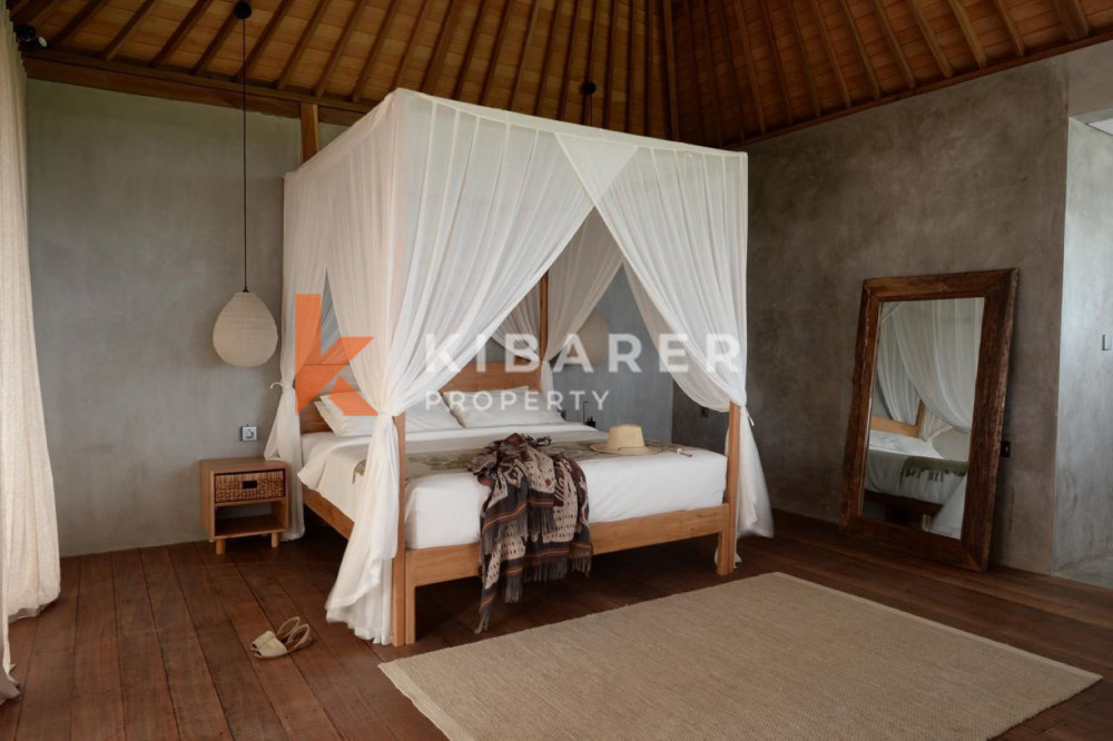 Wooden Two Bedroom Enclosed Living Villa in Cemagi — image 10