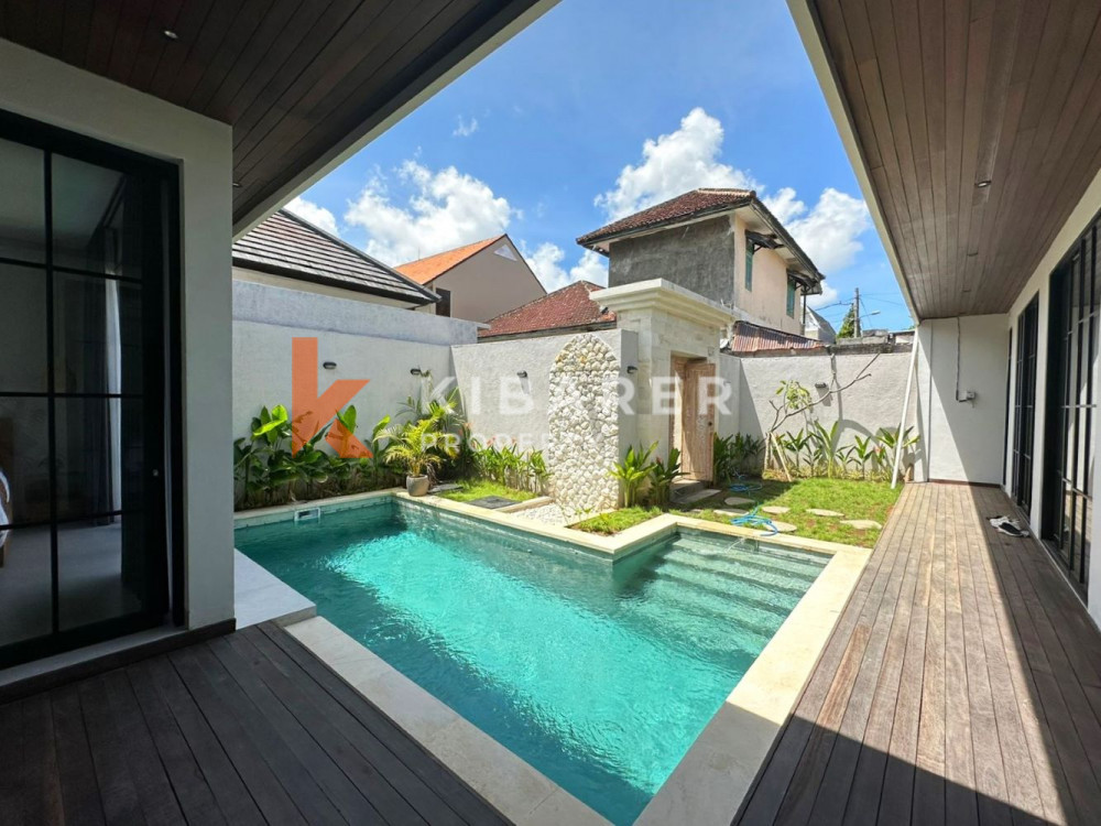 Three Bedrooms Enclosed Living Villa in Jimbaran — image 13