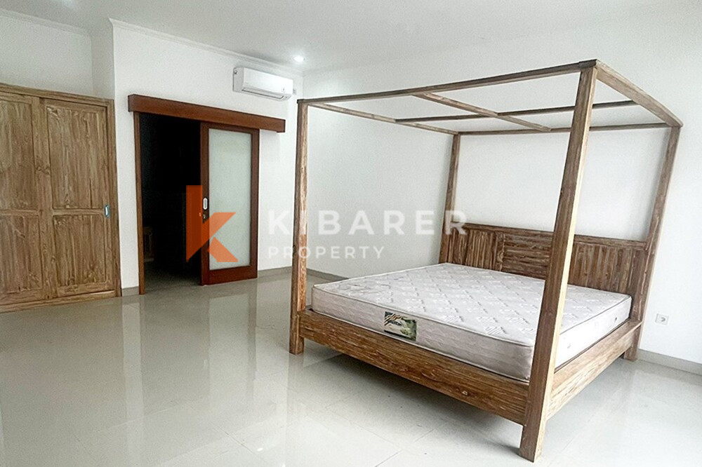 Brand New Three Bedroom Semi Furnished Villa Situated in Kerobokan — image 8