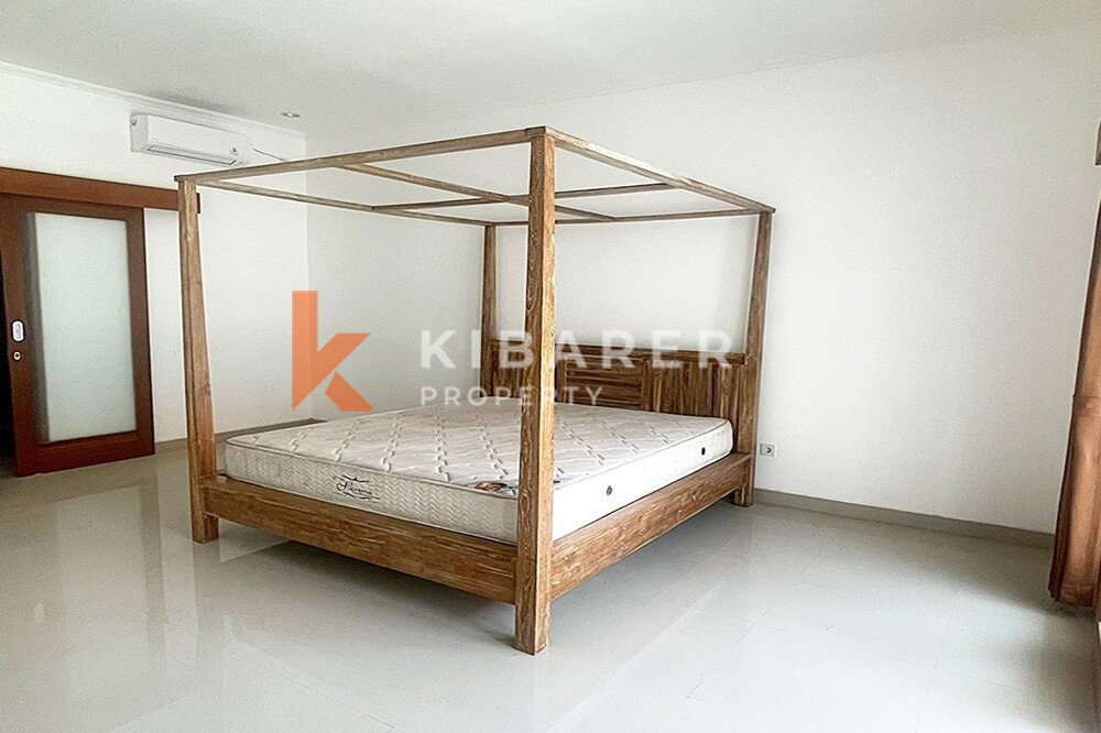 Brand New Three Bedroom Semi Furnished Villa Situated in Kerobokan — image 12