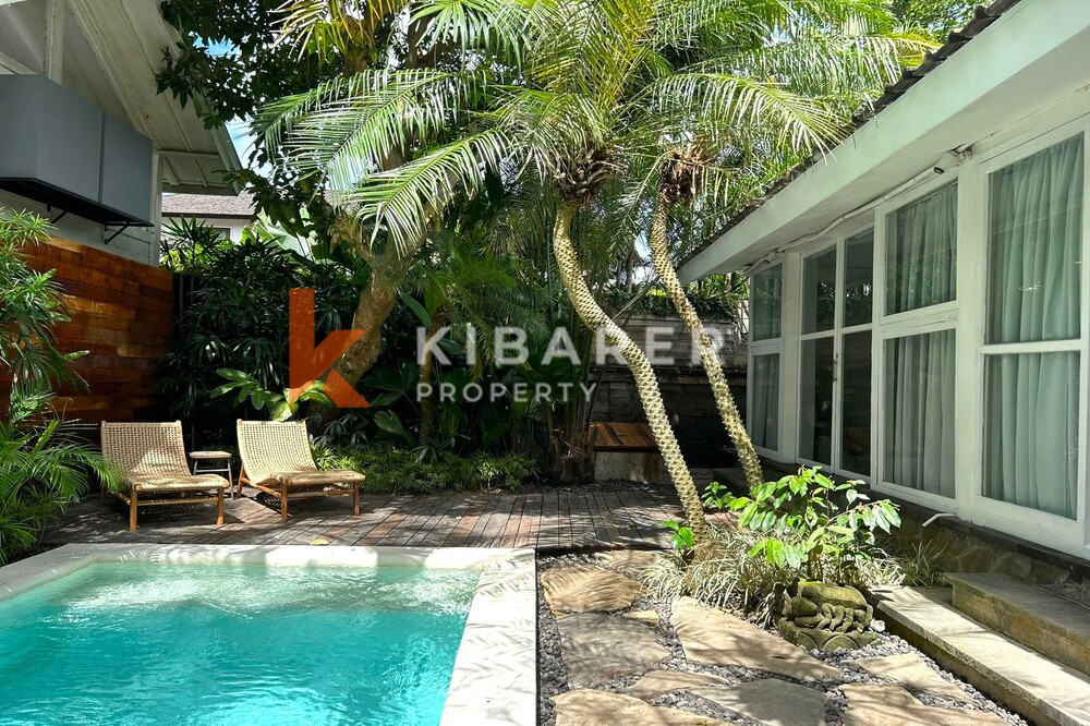 Stunning Three Bedroom Enclosed Living Joglo Villa in Canggu — image 5