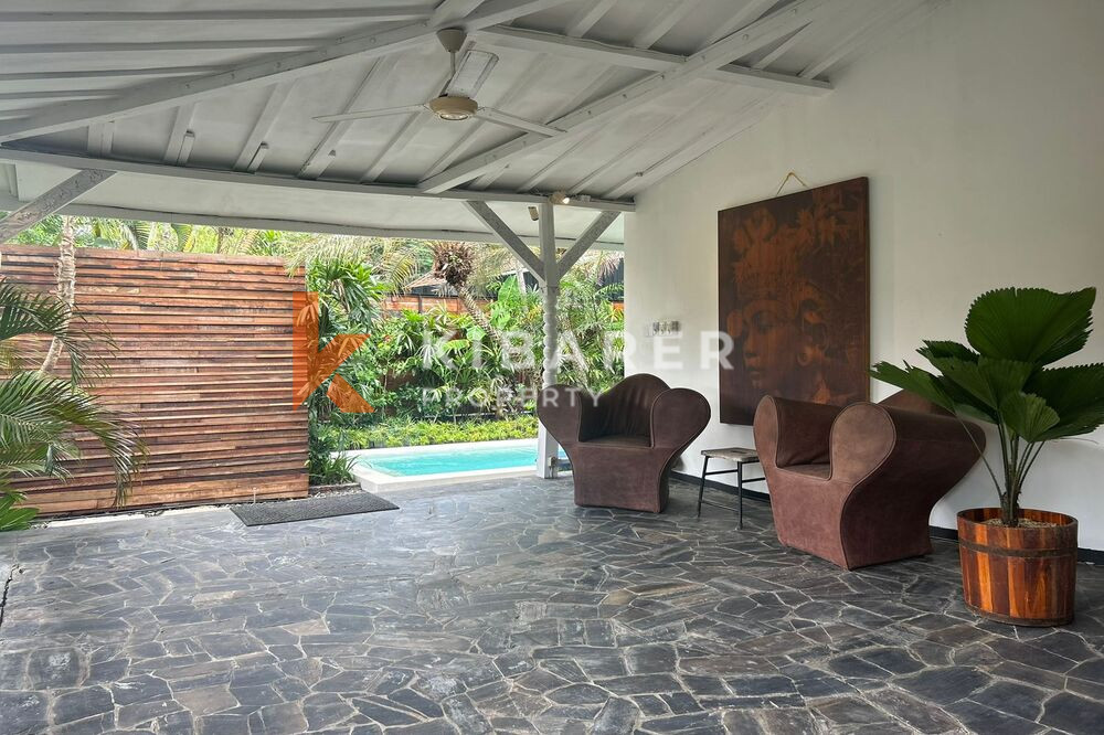Stunning Three Bedroom Enclosed Living Joglo Villa in Canggu — image 6