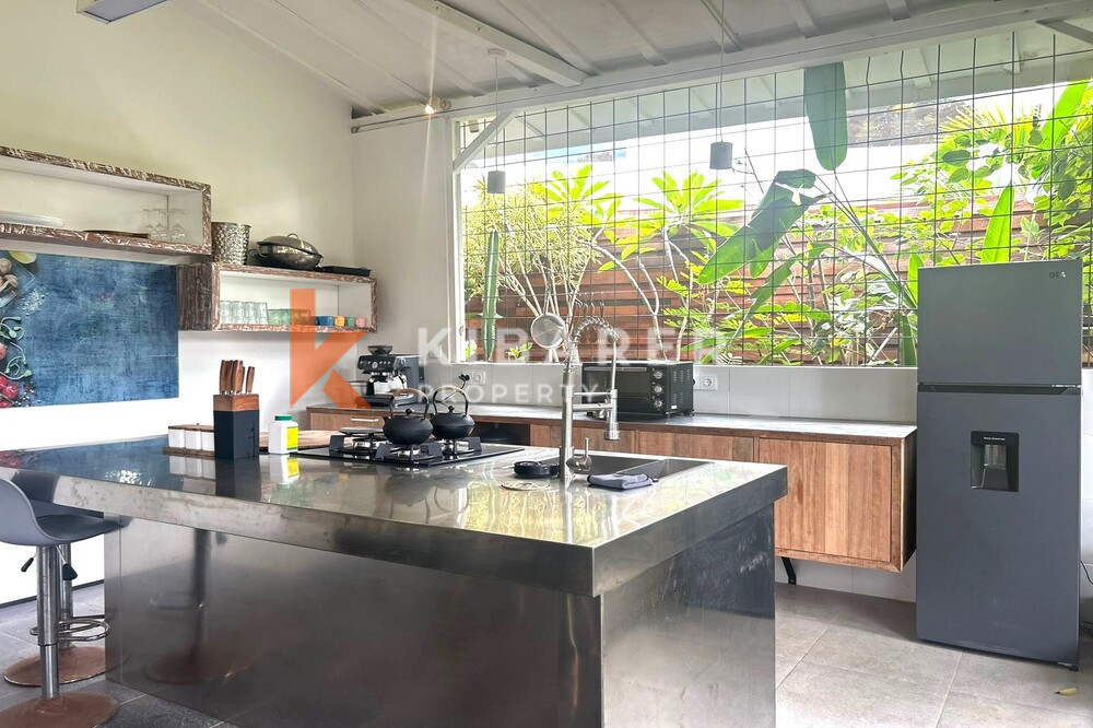 Stunning Three Bedroom Enclosed Living Joglo Villa in Canggu — image 15