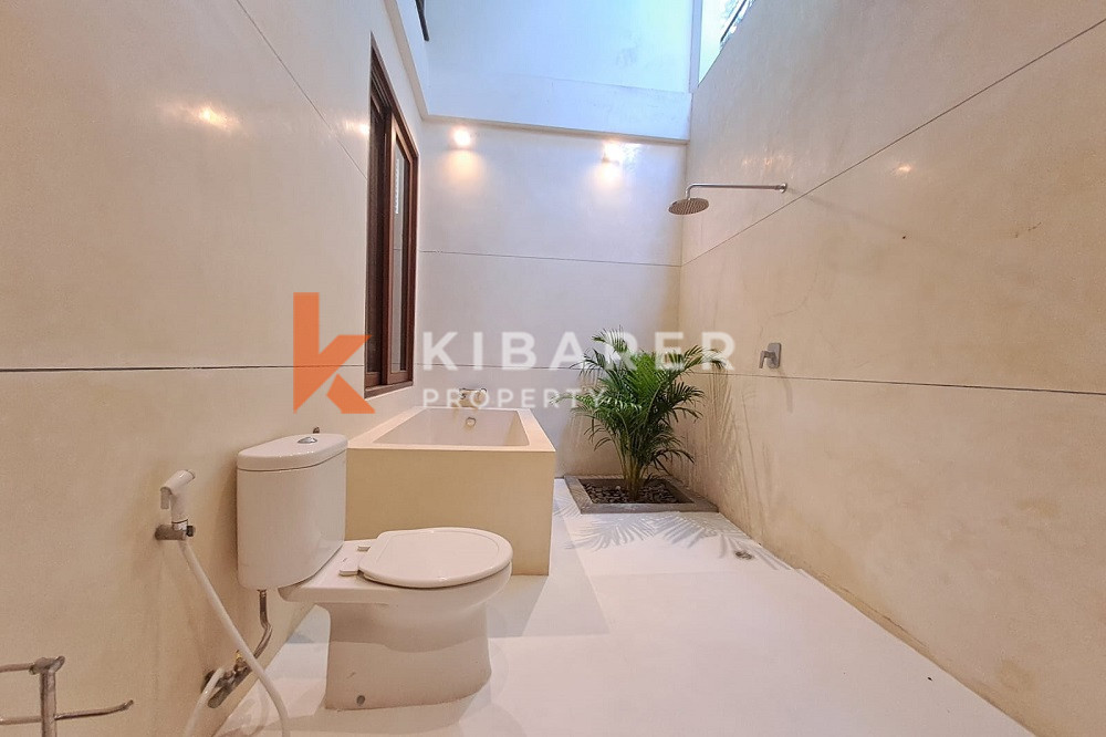 Four-Bedroom Villa with Adjustable Open-Closed Living Room Walking Distance to Beach in Berawa Area — image 15
