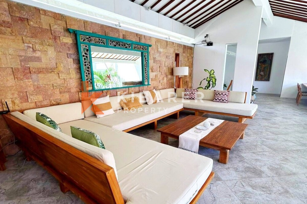 Luxe Three Bedroom Enclosed Living Room Villa Set in Pererenan — image 8