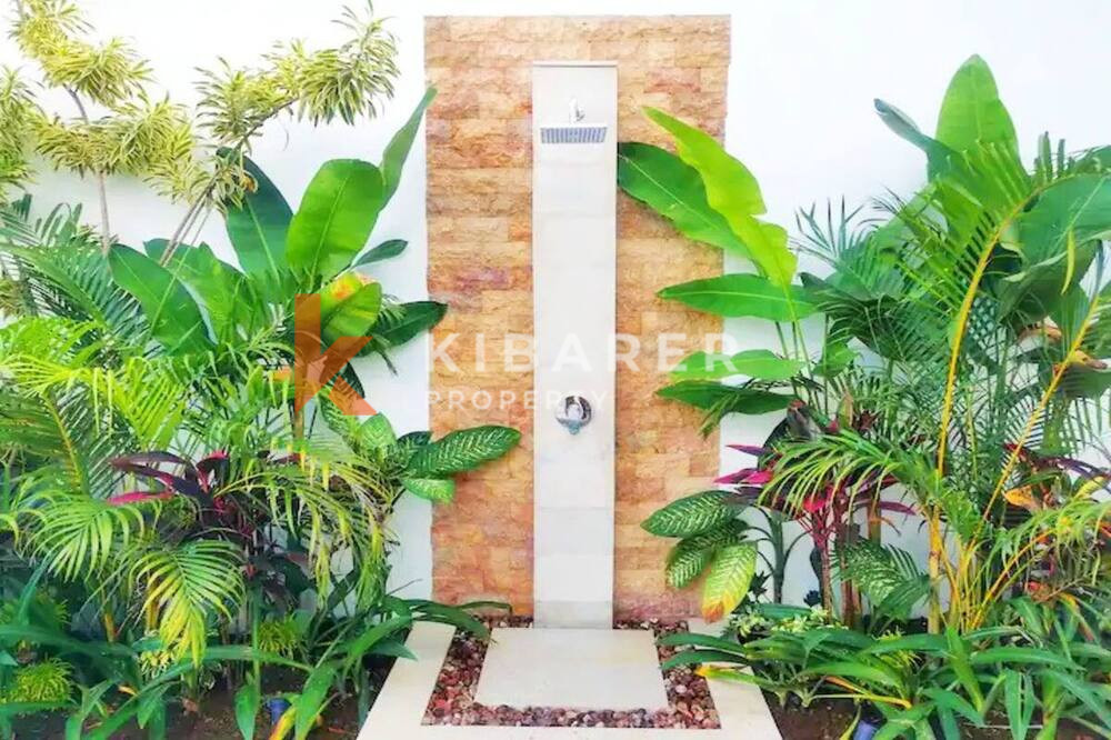 Luxe Three Bedroom Enclosed Living Room Villa Set in Pererenan — image 5