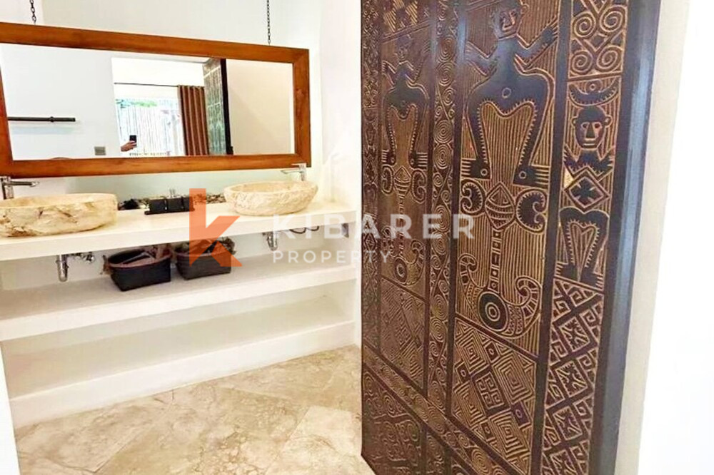 Luxe Three Bedroom Enclosed Living Room Villa Set in Pererenan — image 19