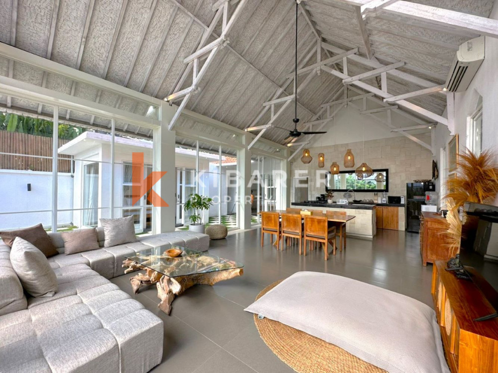 3-Bedroom Villa with Enclosed Living Area — image 3