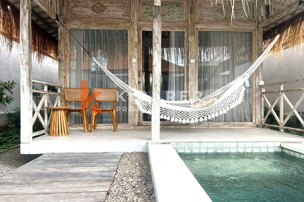 Wonderful One Bedroom Enclosed Living Wooden Villa in Pantai Lima — image 3