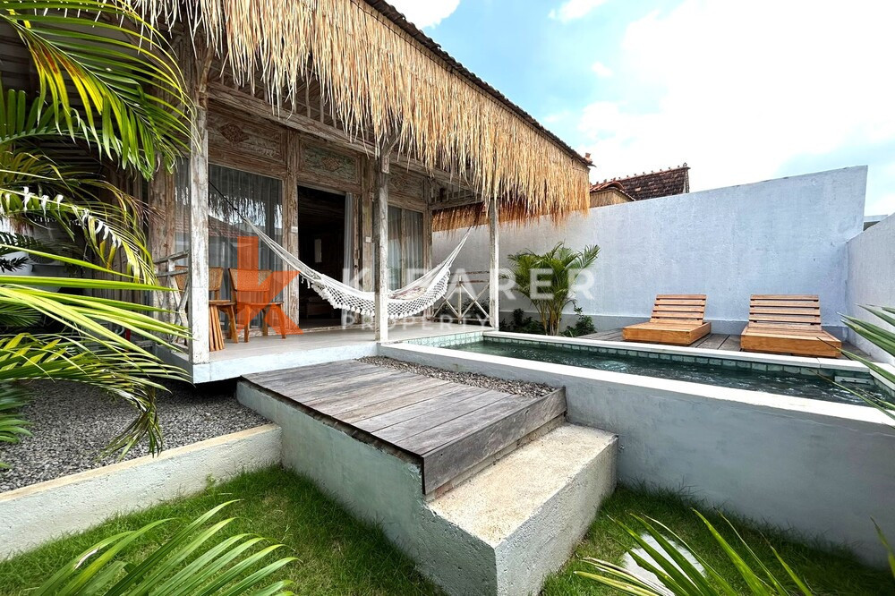 Wonderful One Bedroom Enclosed Living Wooden Villa in Pantai Lima