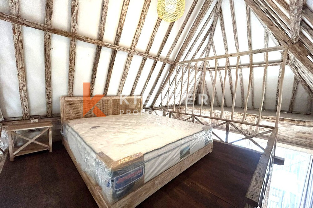 Wonderful One Bedroom Enclosed Living Wooden Villa in Pantai Lima — image 10