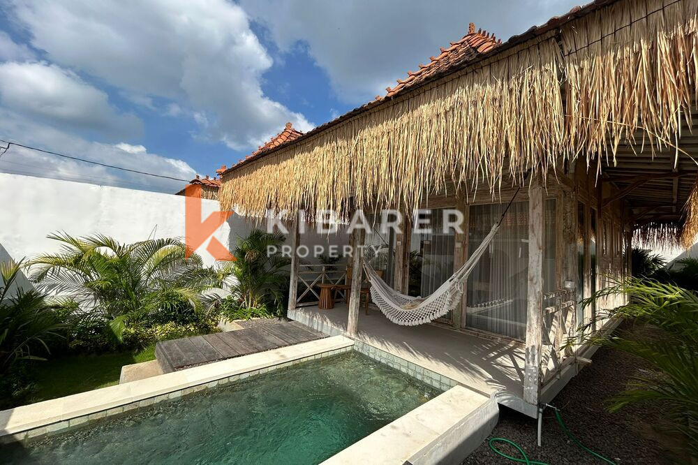Wonderful One Bedroom Enclosed Living Wooden Villa in Pantai Lima — image 5