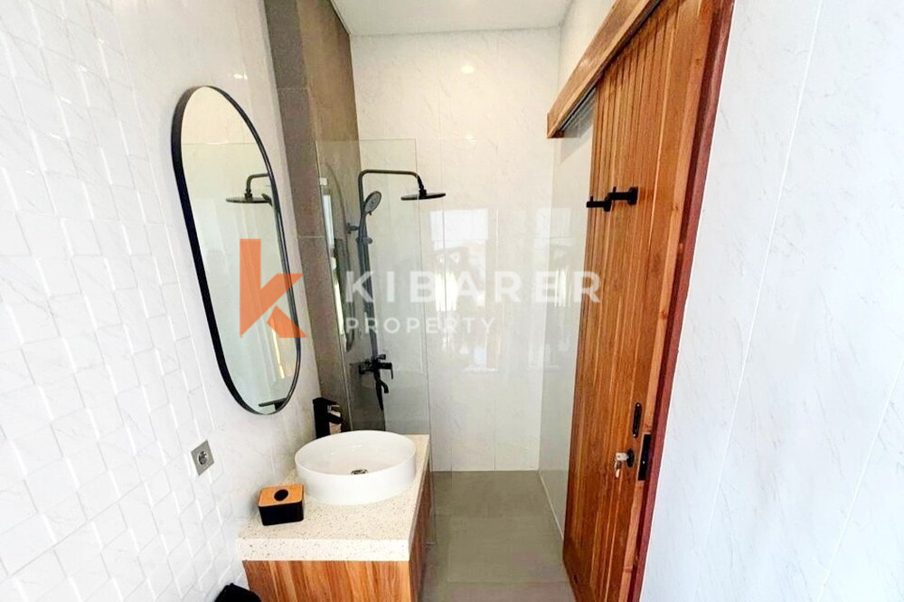 Contemporary Three Bedroom Enclosed Living Villa in Kerobokan — image 8