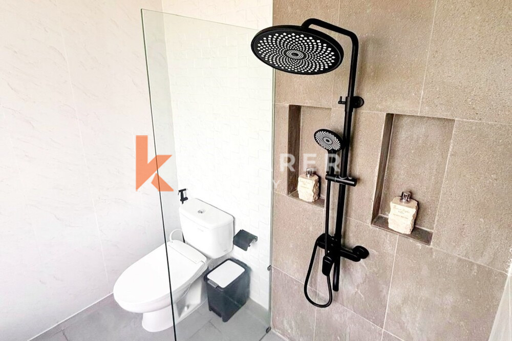 Contemporary Three Bedroom Enclosed Living Villa in Kerobokan — image 11