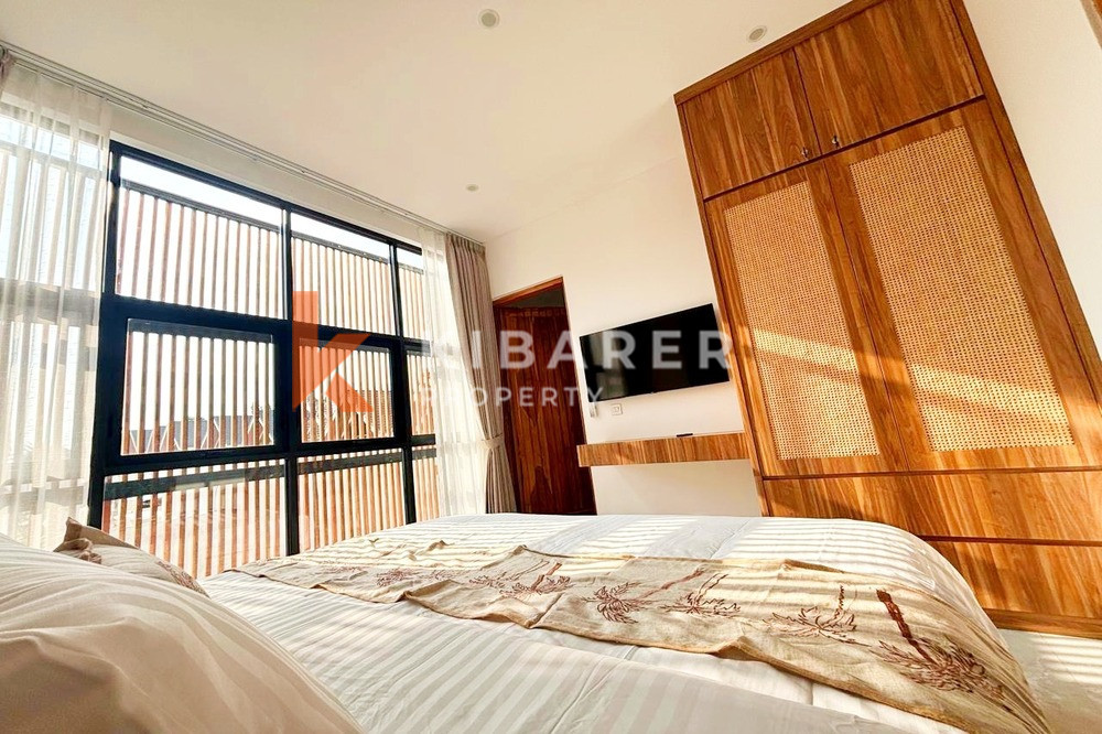 Contemporary Three Bedroom Enclosed Living Villa in Kerobokan — image 9