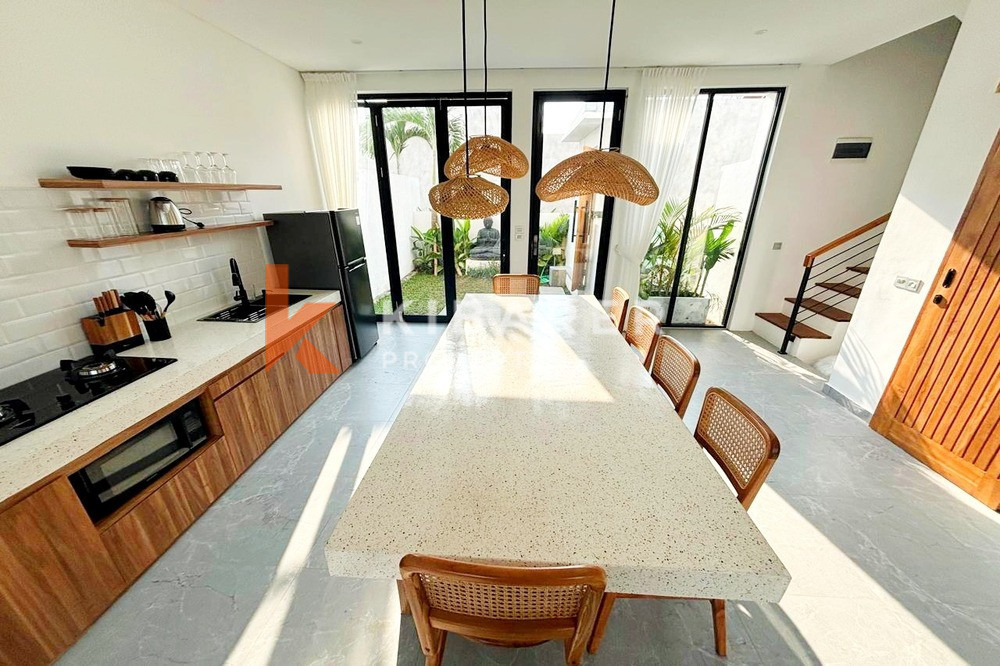 Contemporary Three Bedroom Enclosed Living Villa in Kerobokan — image 6
