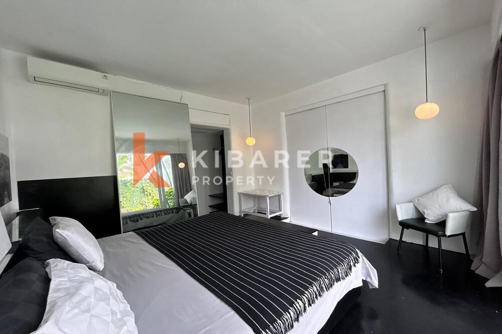 Two-Bedroom Aesthetic Villa with Enclosed Living Room in Central Seminyak — image 8