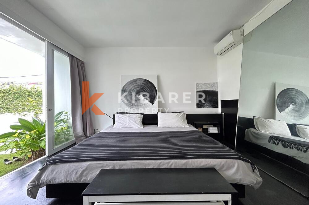 Two-Bedroom Aesthetic Villa with Enclosed Living Room in Central Seminyak — image 10