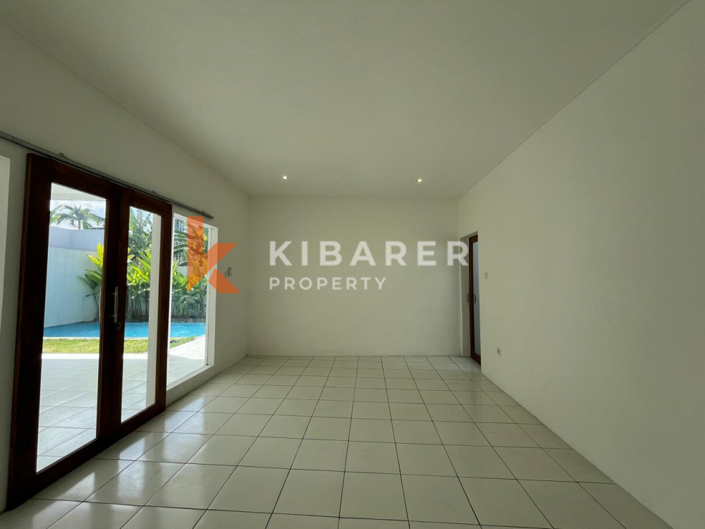Brand new villa two bedrooms open living room in pererenan area — image 11
