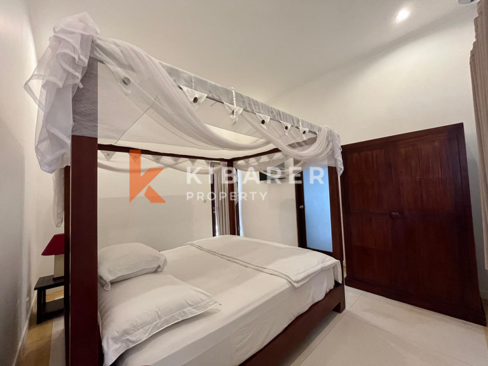 Open Living Room Villa with Four Bedrooms in the Forest Area of Mengwi — image 14