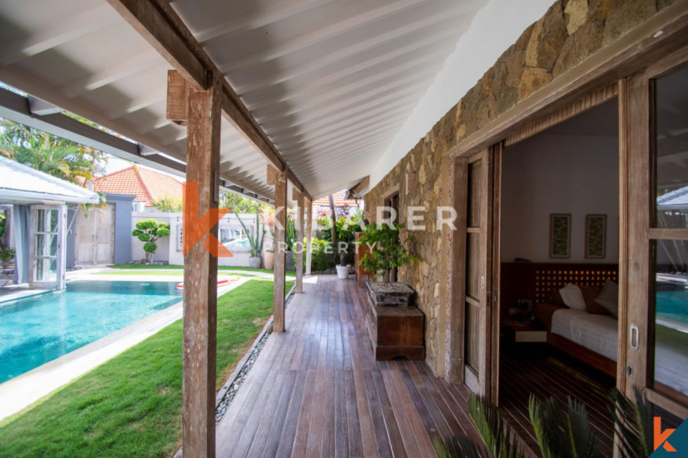 Four Bedroom Enclosed Living Villa in Kerobokan — image 12
