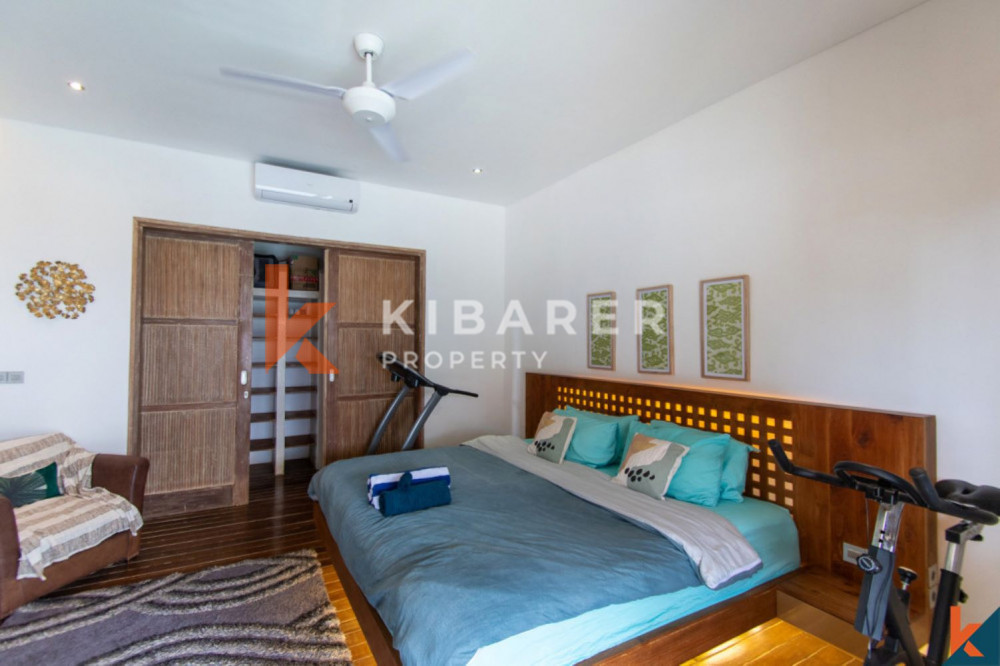 Four Bedroom Enclosed Living Villa in Kerobokan — image 16