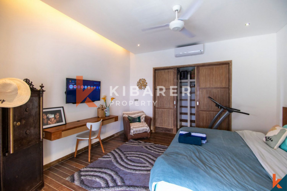 Four Bedroom Enclosed Living Villa in Kerobokan — image 17