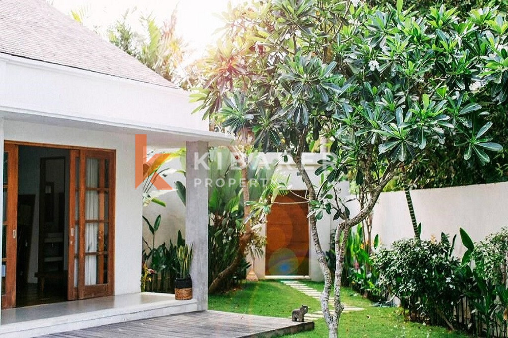 Beautiful Five-Bedroom Enclosed Living Room Villa Located in the Tranquility of Umalas — image 5