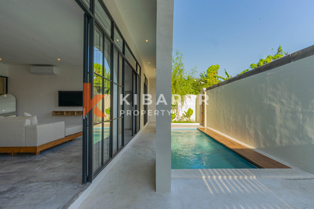 Captivating Three Bedroom Enclosed Living Tropical Villa in Canggu — image 5