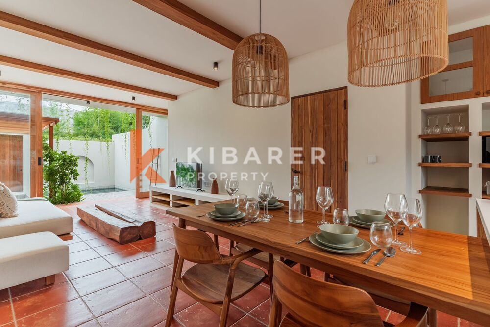 Minimalist Villa with Enclosed Living Room and Two Elegant Bedrooms in Canggu — image 8