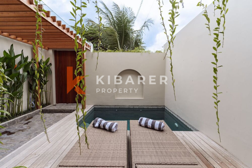 Minimalist Villa with Enclosed Living Room and Two Elegant Bedrooms in Canggu — image 5