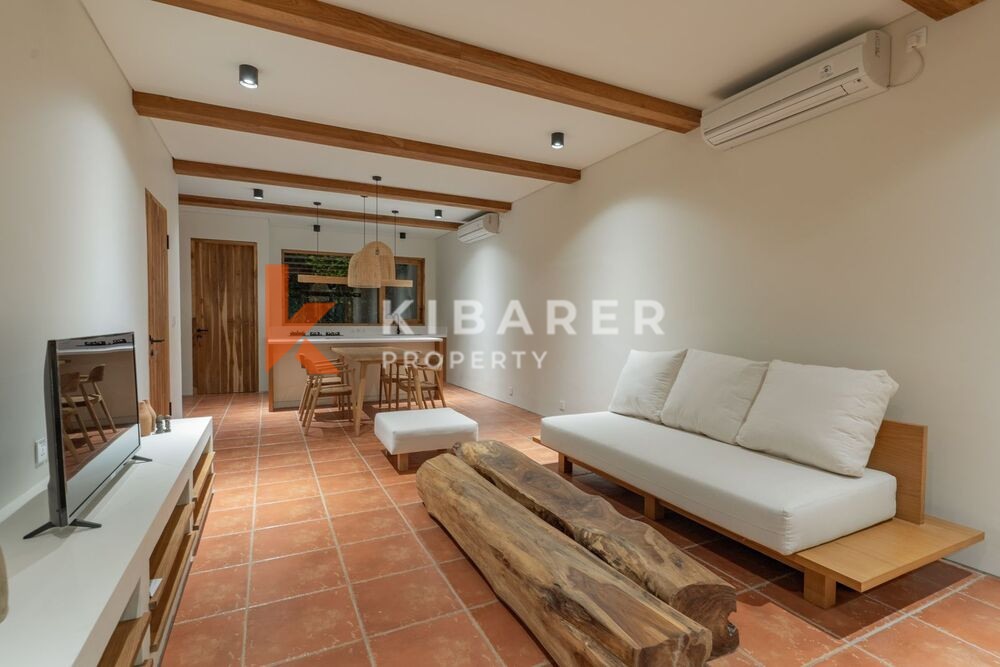 Minimalist Villa with Enclosed Living Room and Two Elegant Bedrooms in Canggu — image 11