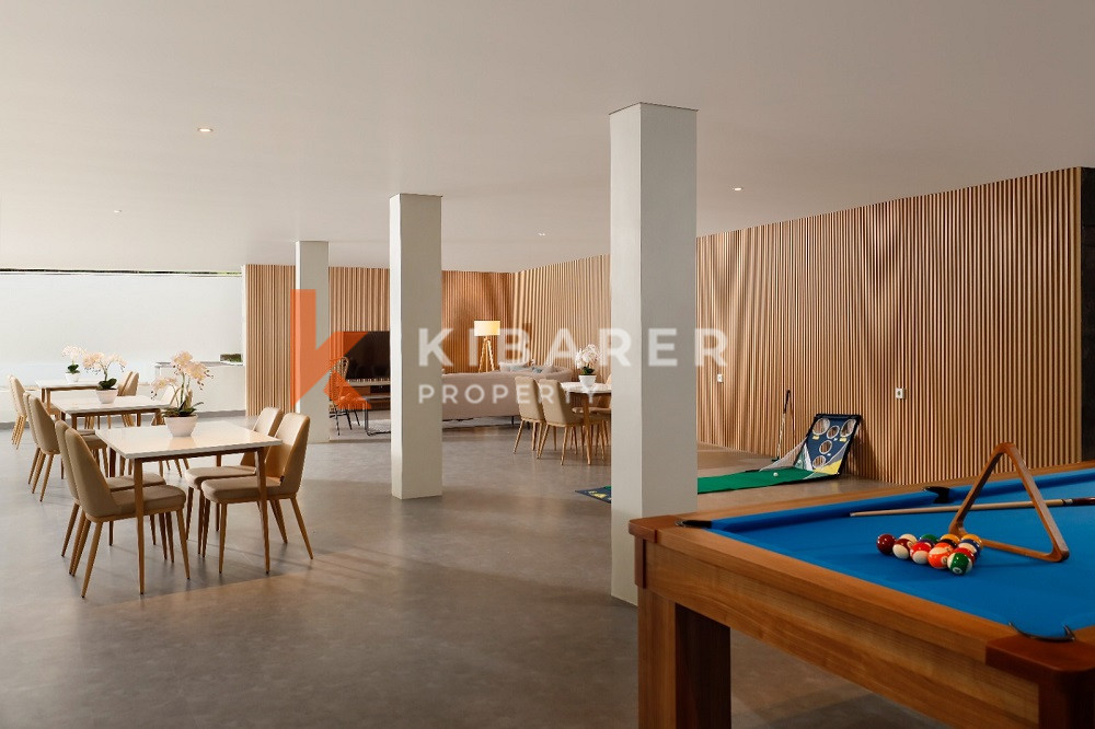 Luxury Rustic Charm Six-Bedroom Enclosed Living Room Villa Situated in Canggu — image 3