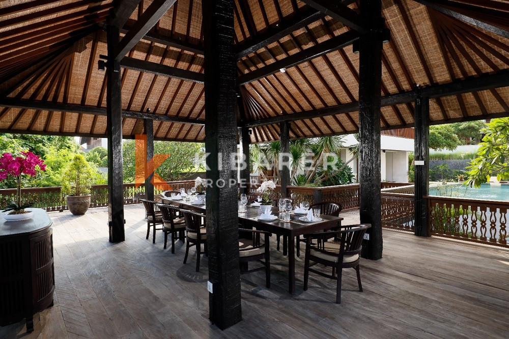 Luxury Rustic Charm Six-Bedroom Enclosed Living Room Villa Situated in Canggu — image 5