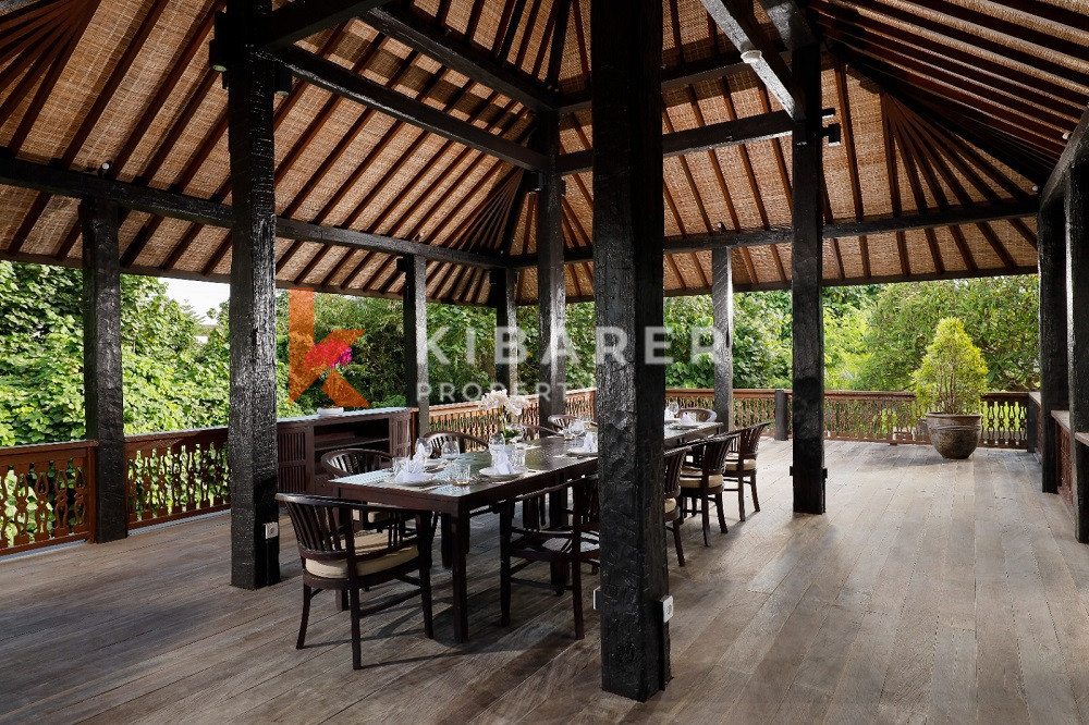 Luxury Rustic Charm Six-Bedroom Enclosed Living Room Villa Situated in Canggu — image 4