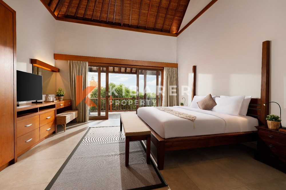 Spacious Luxury Rustic Charm Nine-Bedroom Enclosed Living Room Villa Situated in Canggu — image 16