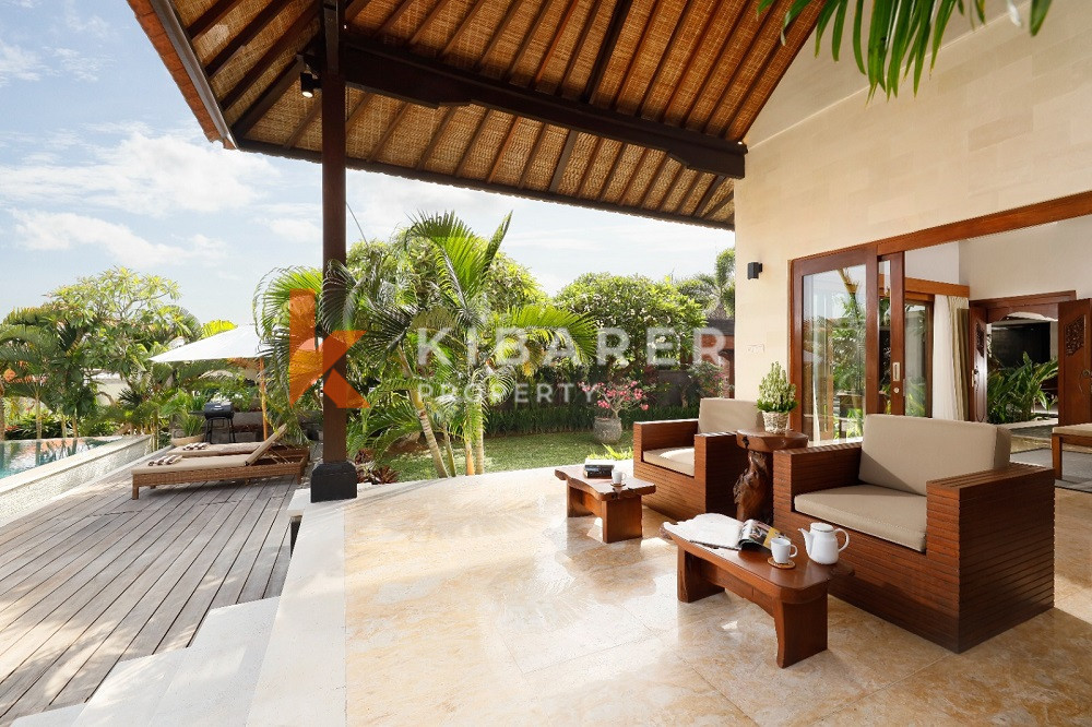 Spacious Luxury Rustic Charm Nine-Bedroom Enclosed Living Room Villa Situated in Canggu — image 15