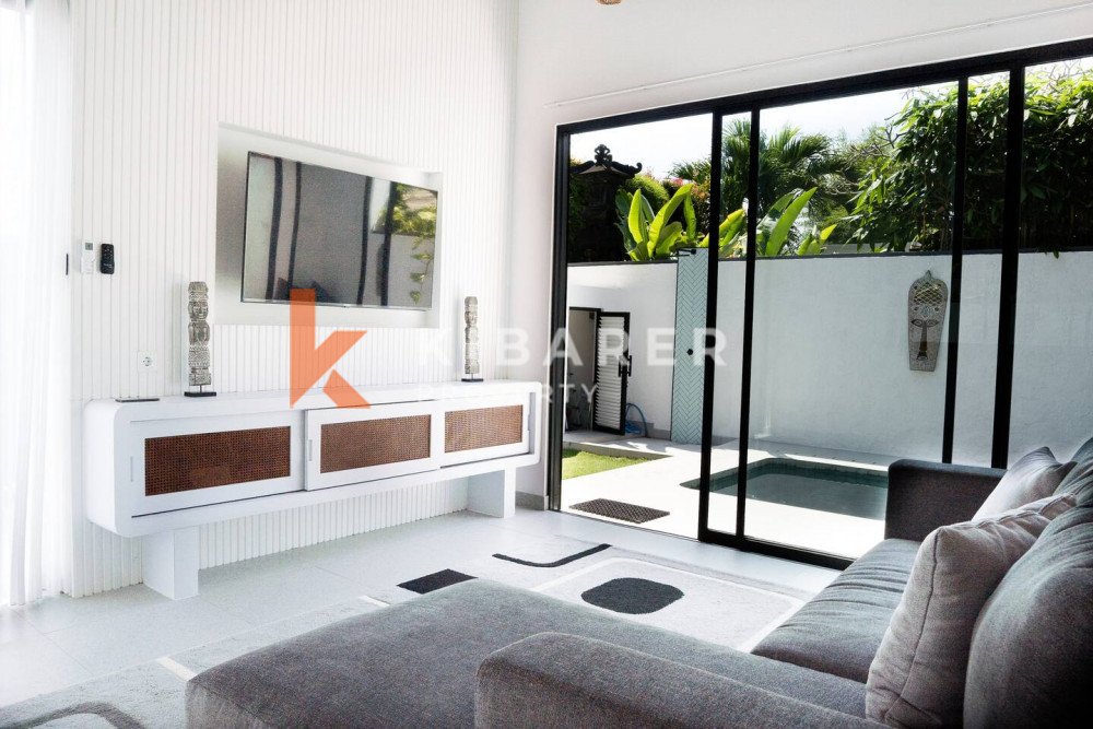 Three-bedroom With Enclosed Living Villa in Balangan — image 6