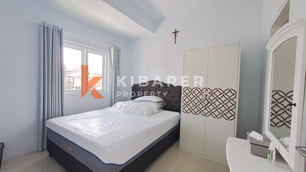 Spacious Elegant Five-Bedrooms House Enclosed Living Room Located in Elite Area Nusa Dua — image 13