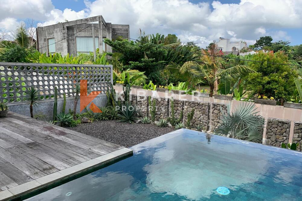 Charming Three-Bedroom Industrial Open Living Room Villa in Canggu — image 2