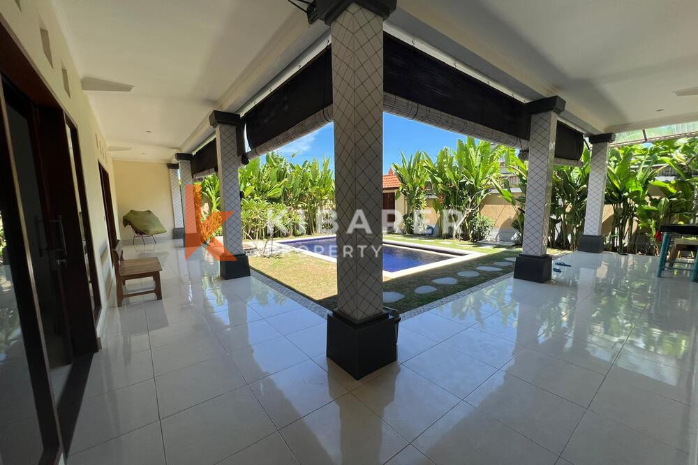 Beautiful Classic Two-Bedroom Closed Living Room Villa in Tegal Cupek — image 3