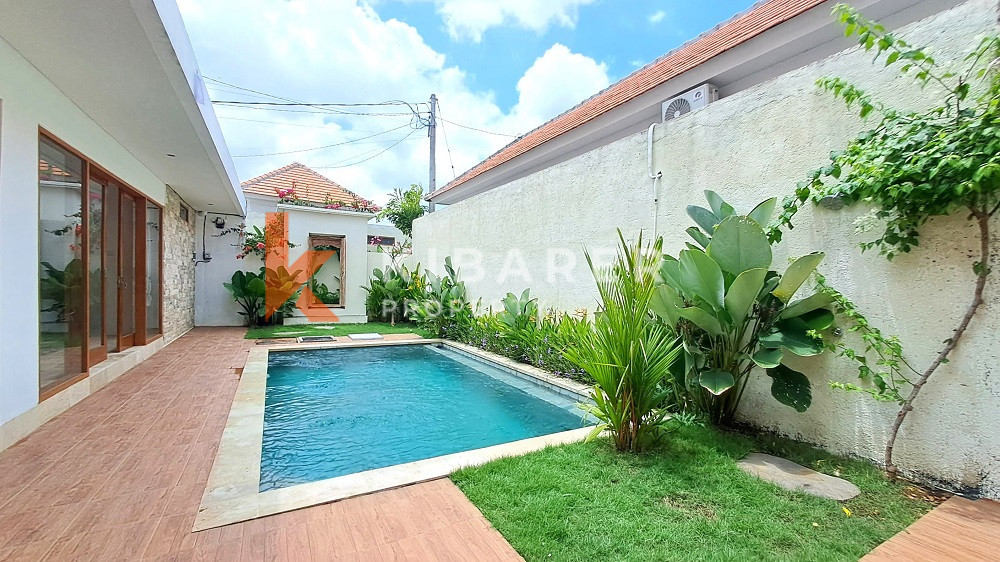Two-Bedroom Villa Quite and Surrounding with Ricefields Located in Cemagi Area — image 2
