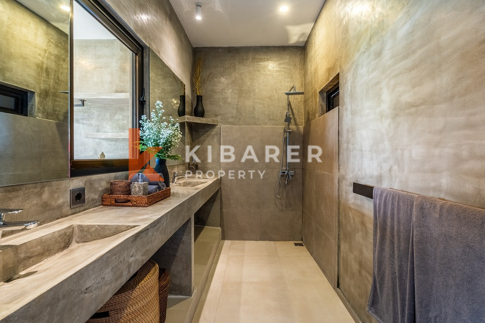 Modern Fully Furnished One-Bedroom Loft Enclosed Living in Pererenan Area — image 13